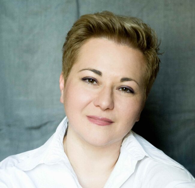 Філевська c mina sorvino cropped